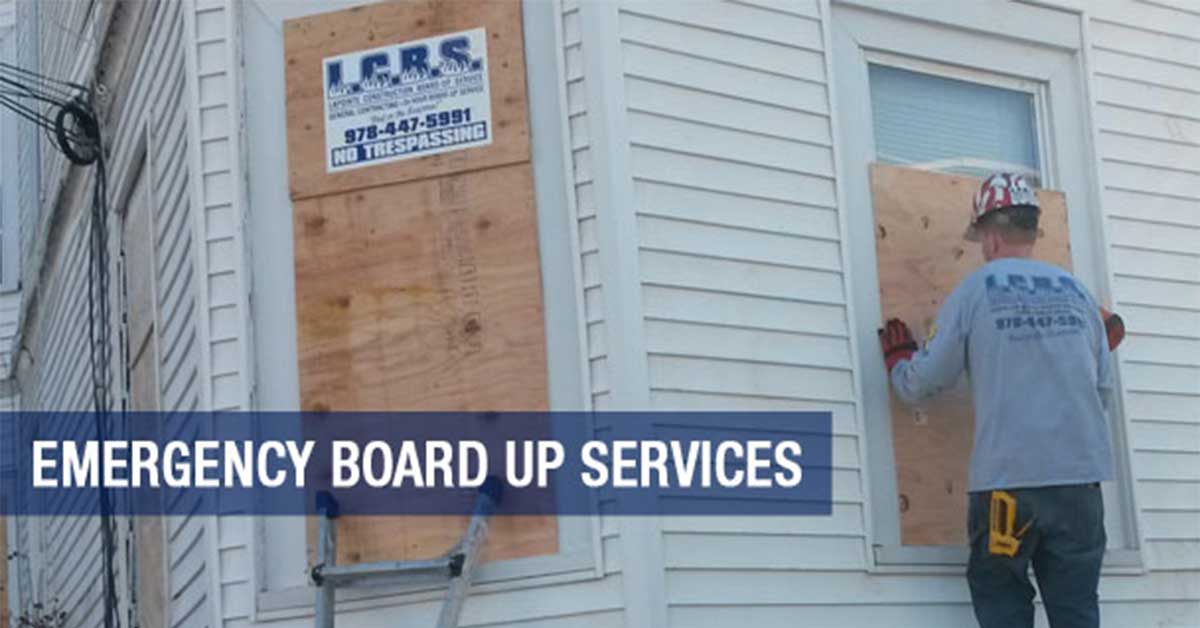 Read more about the article Emergency Board up